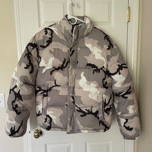 Urban Outfitters Camo Puffer Coat-Size Large